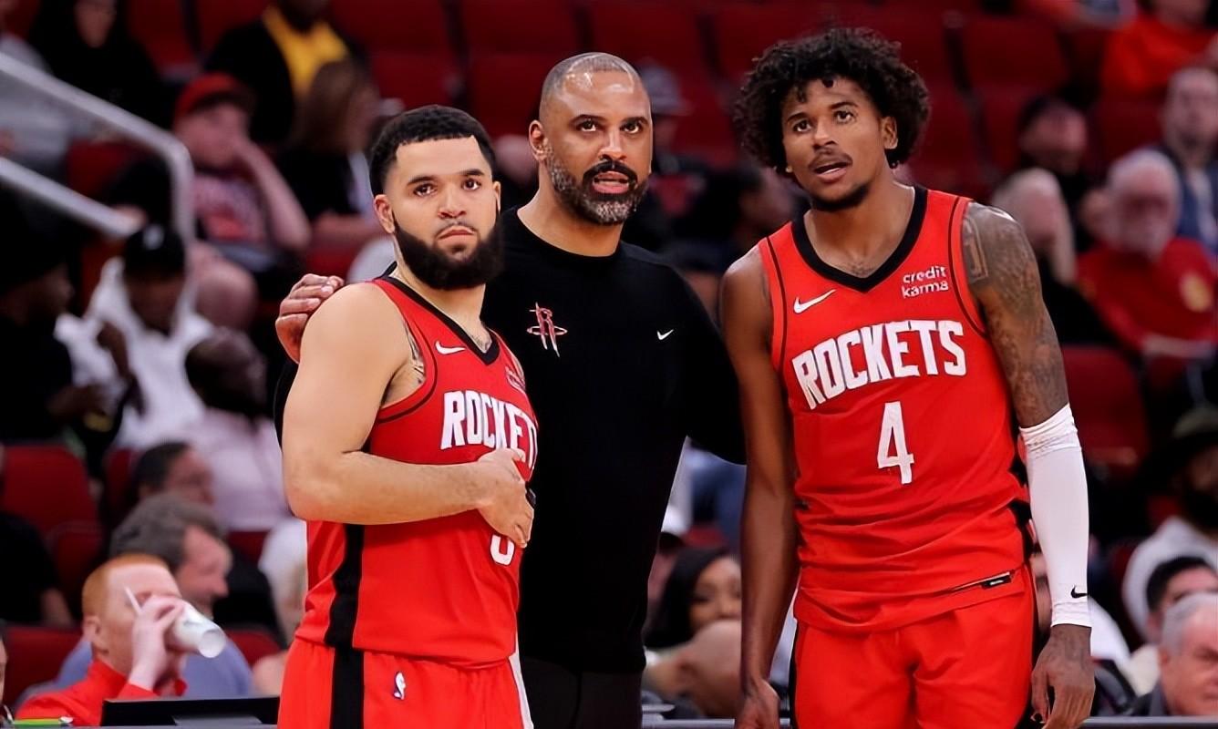 集结日CBA常规赛传出新动向，克里夫兰骑士复出首秀，管理层表态——管理层满意，团队化学反应显著(新疆队成为cba第一支晋级季后赛球队)-今年会官网